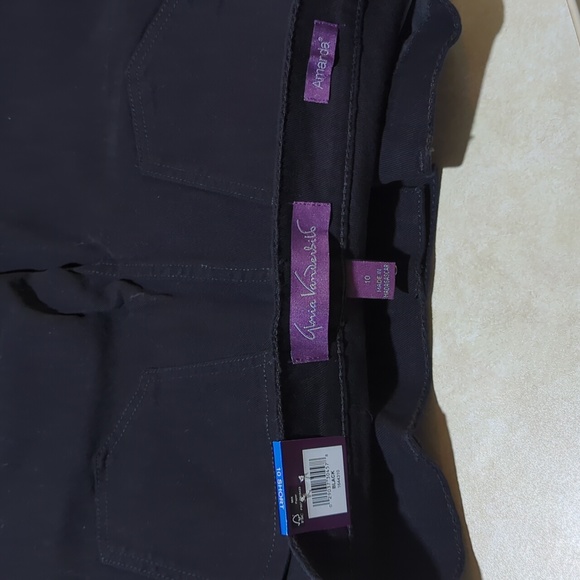 Gloria Vanderbilt Amanda Woman's Black size 10 short - Picture 7 of 8